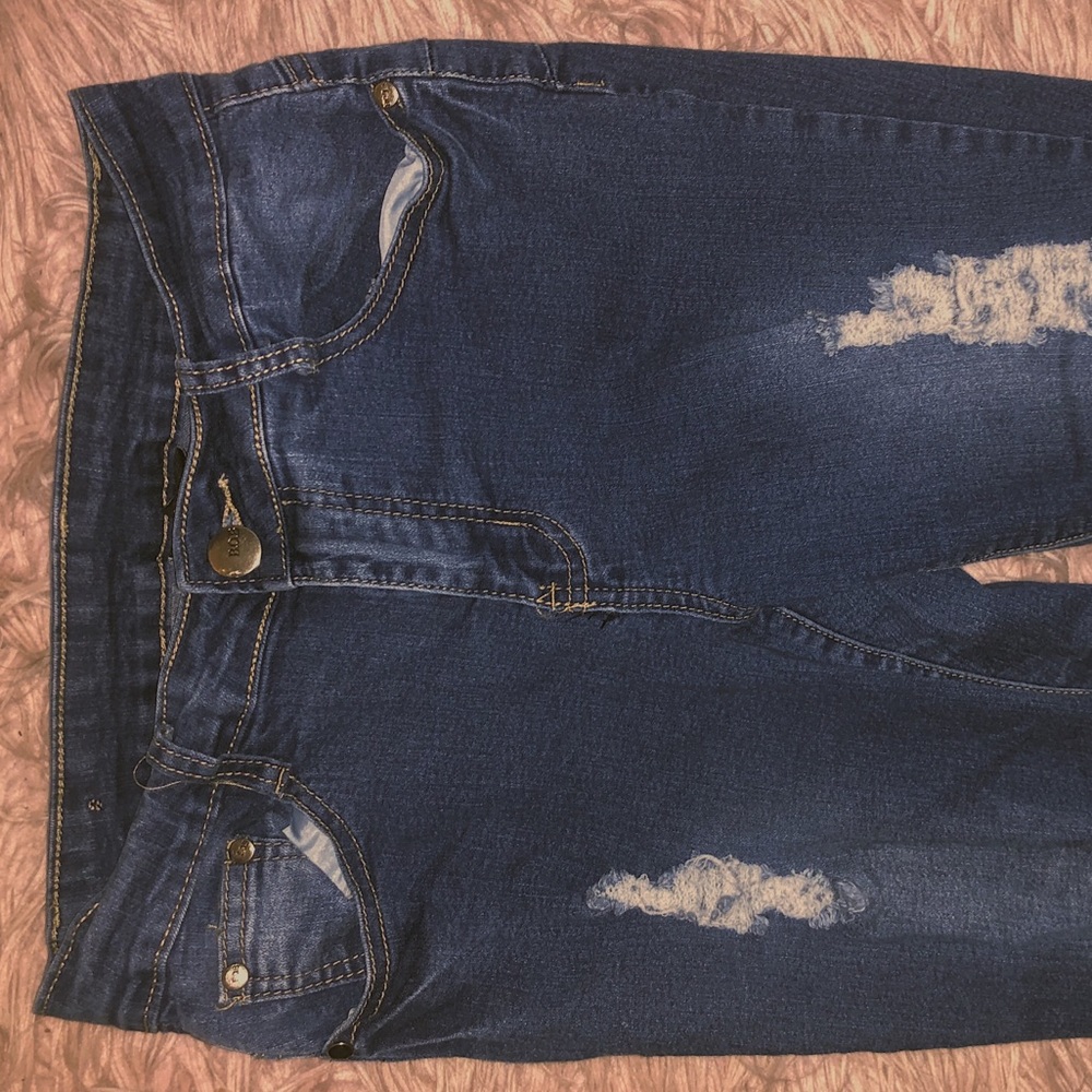 Ripped skinny jeans
